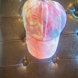 - Funky Junque Ladies tie dye hat in pink. NWT